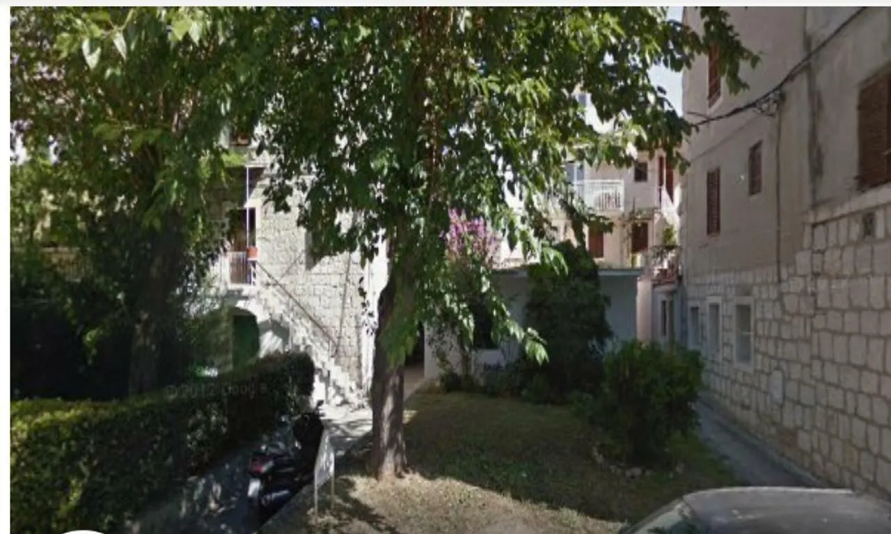 Apartment D&D Split